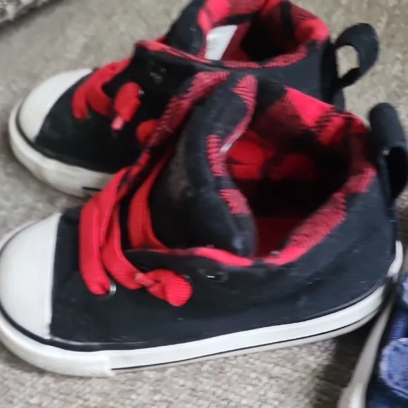 Converse Black and Blue Sneakers Classic Canvas Design - Picture 4 of 8